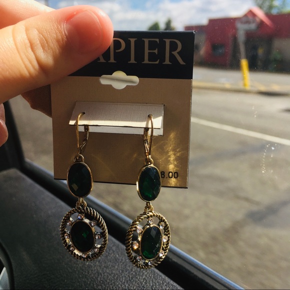 Napier green earrings - Picture 2 of 4